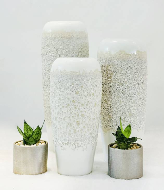 Vases Blancs Texturés Élégants