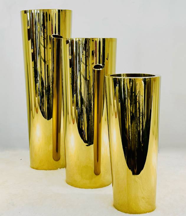 Vases Cylindriques Dorés Luxueux